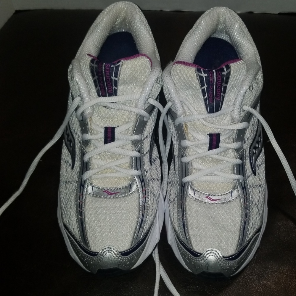 WOMEN'S  SAUCONY GRID RAIDER RUNNING SHOES SZ.12